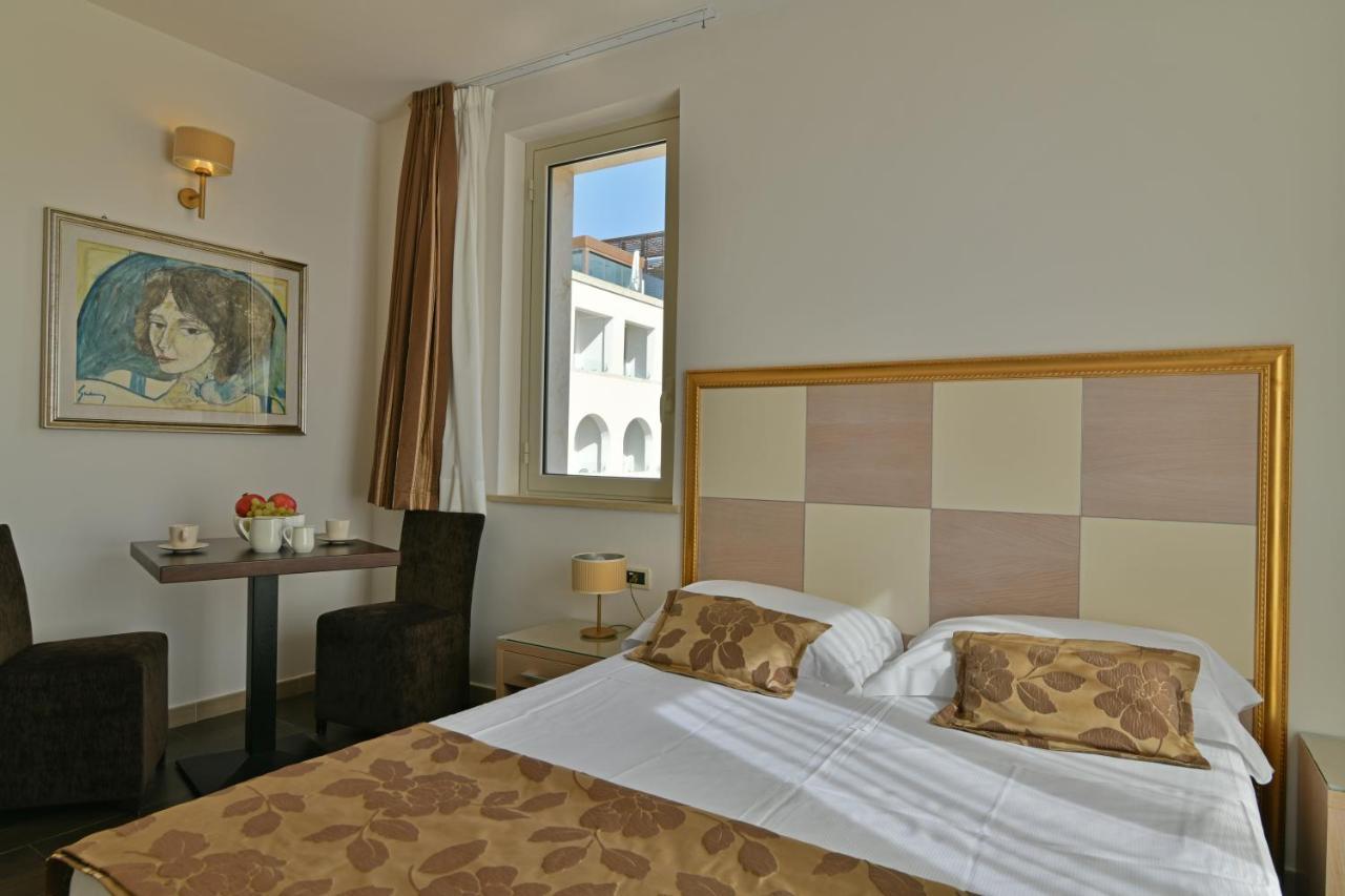 Hotel Le Chevalier Taormina Exteriör bild