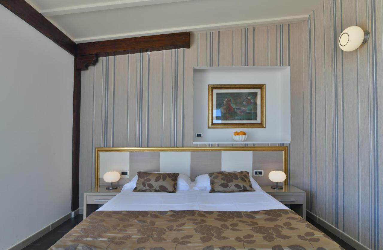 Hotel Le Chevalier Taormina Exteriör bild